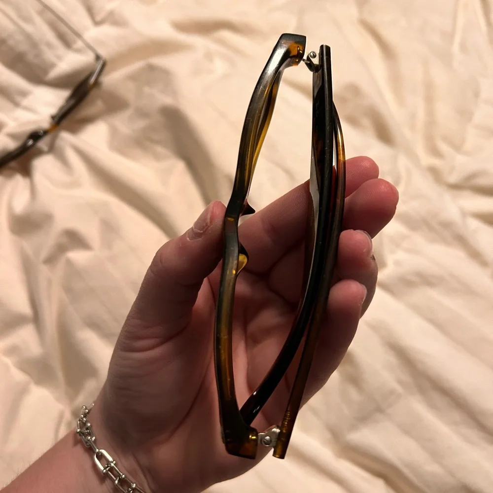 Ray-Ban Tortoise Shell sunglasses - Picture 2 of 14